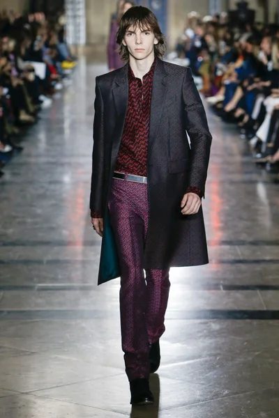 Look 48